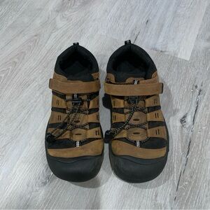 Keen Men's Brown and Black Athletic Shoes